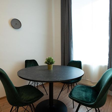 Lovely 1-Bedroom Apartment Next To Praterstern Вена Экстерьер фото