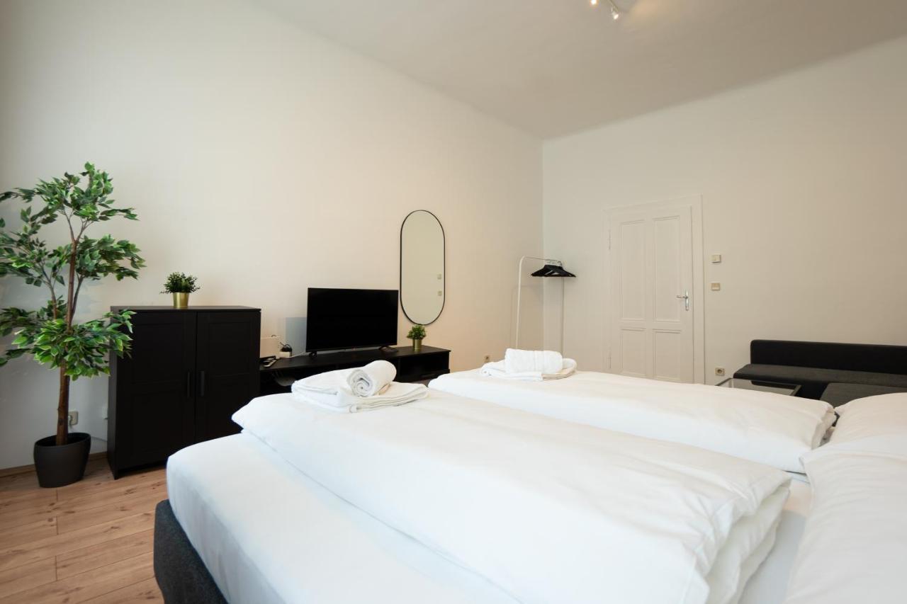 Lovely 1-Bedroom Apartment Next To Praterstern Вена Экстерьер фото