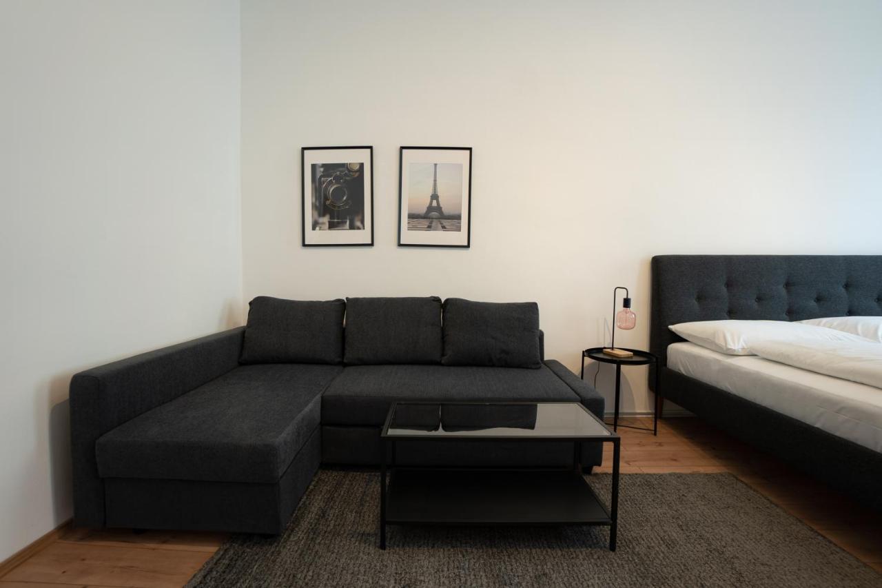Lovely 1-Bedroom Apartment Next To Praterstern Вена Экстерьер фото