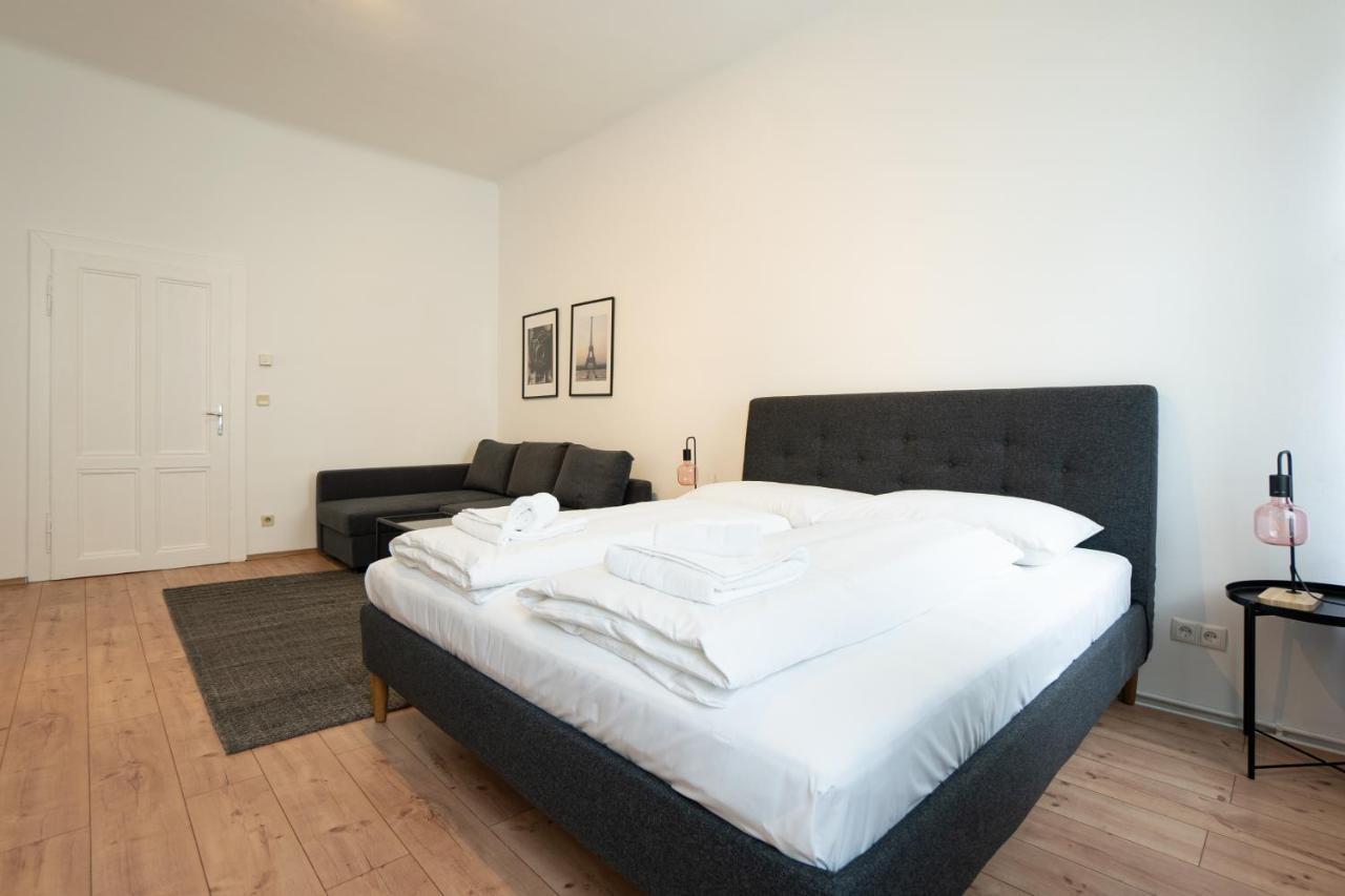 Lovely 1-Bedroom Apartment Next To Praterstern Вена Экстерьер фото