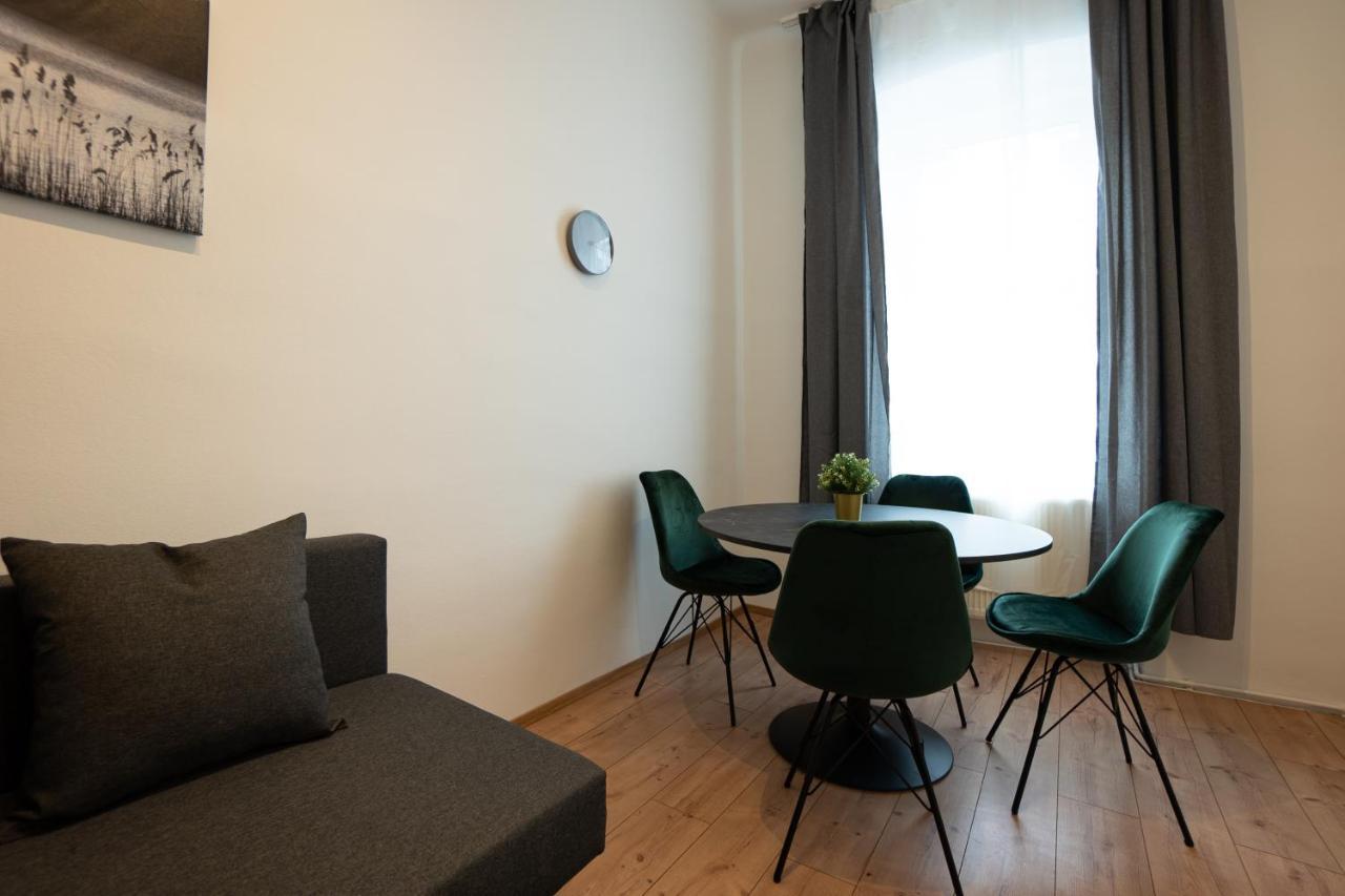 Lovely 1-Bedroom Apartment Next To Praterstern Вена Экстерьер фото