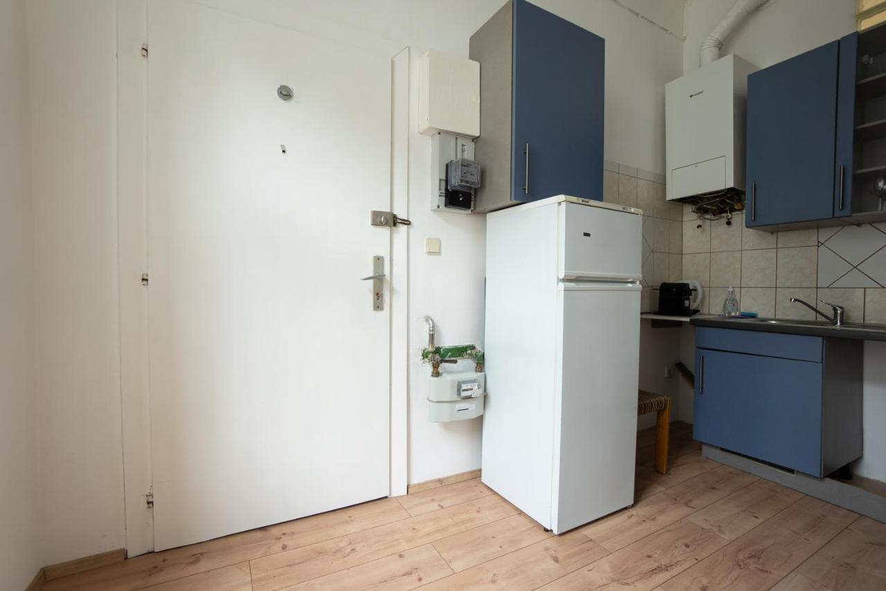 Lovely 1-Bedroom Apartment Next To Praterstern Вена Экстерьер фото